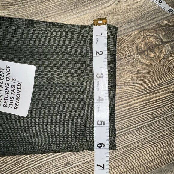 ASOS Men's Size 32x25 Green Pleated Front Straight Cuffed Hem Dress Pants. N - Picture 9 of 9